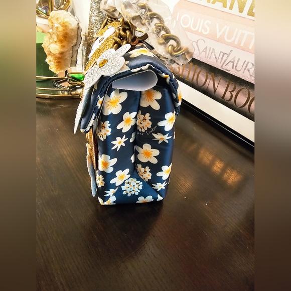 Kurt Geiger London Kensington Daisy Convertible Shoulder Bag. - Picture 7 of 11